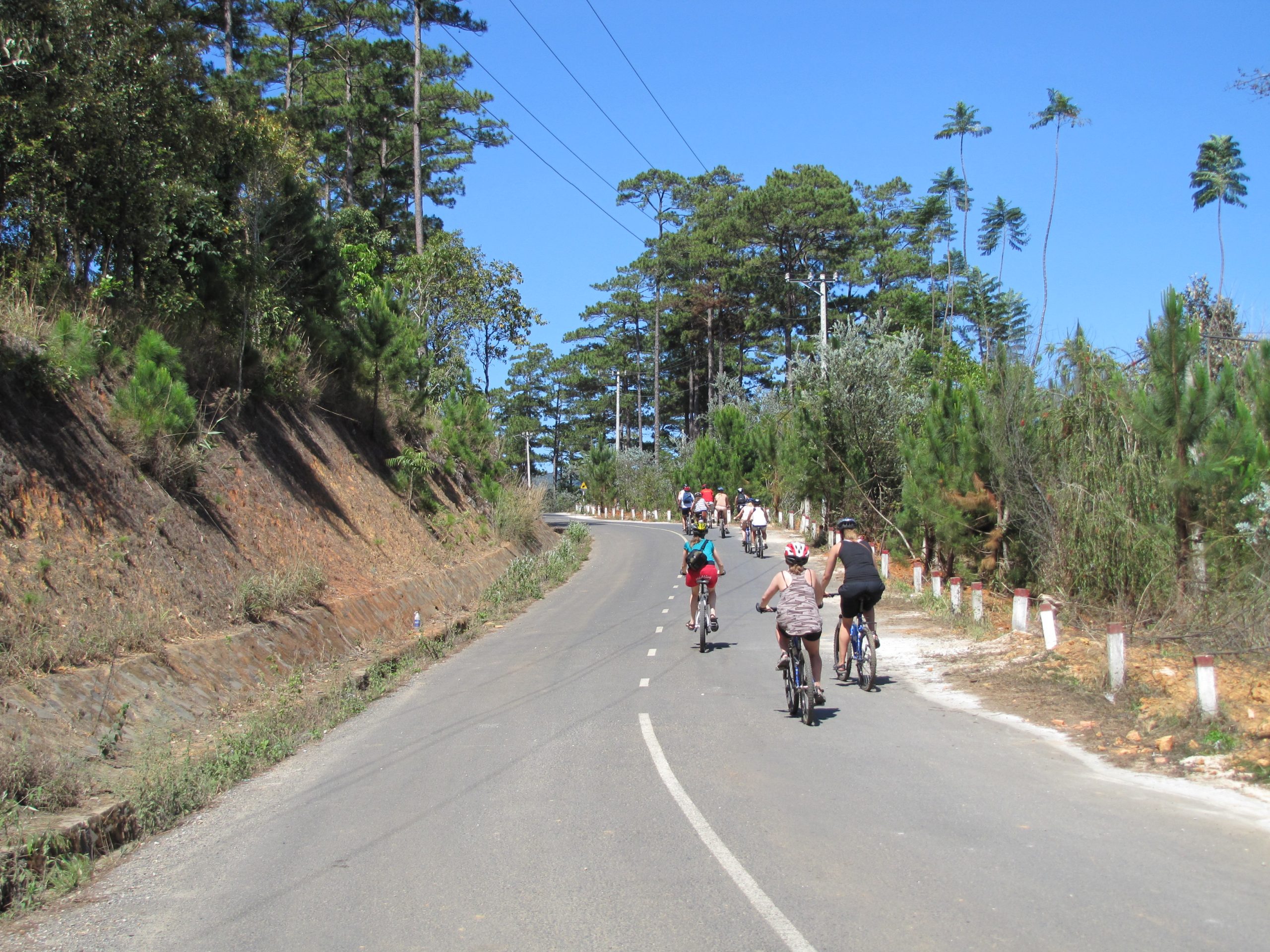 1735181948_journey-by-bicycle-from-da-lat-to-nha-trang-and-vung-tau (14).jpg